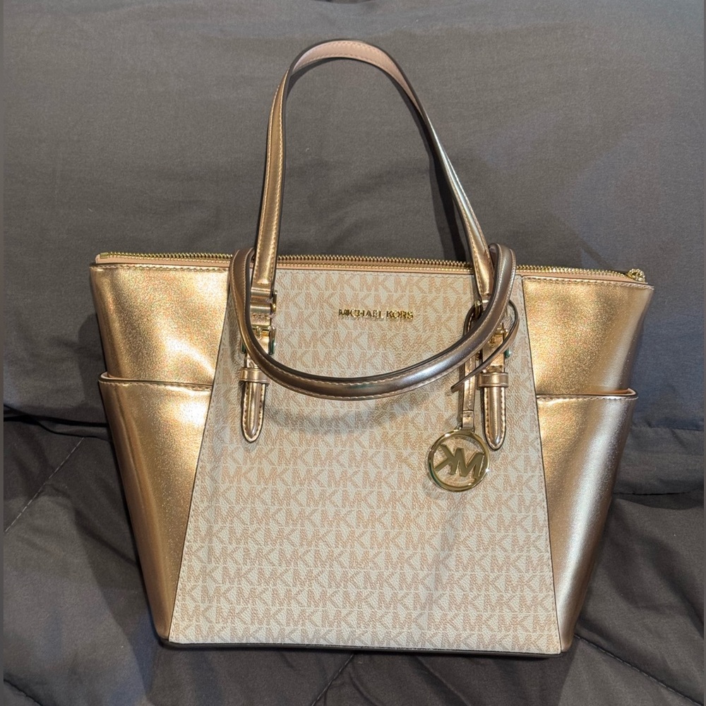 Michael Michael Kors Rose Gold Large TZ Tote NWT video of Gold & Rose Gold